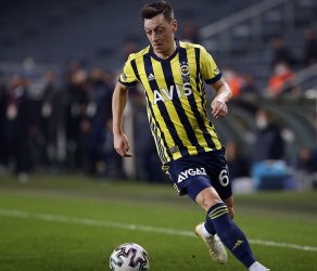 mesut-ozil-fenerbahce-football-turkish-hd-wallpaper-preview.jpg